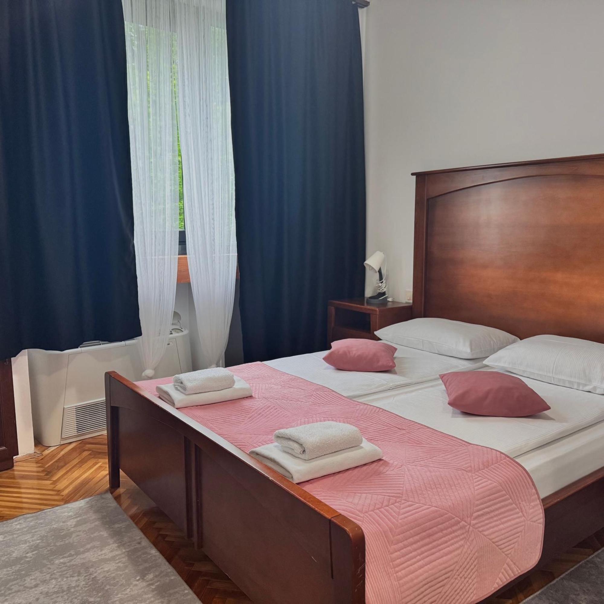 Hotel Paviljon Bihac Exterior photo