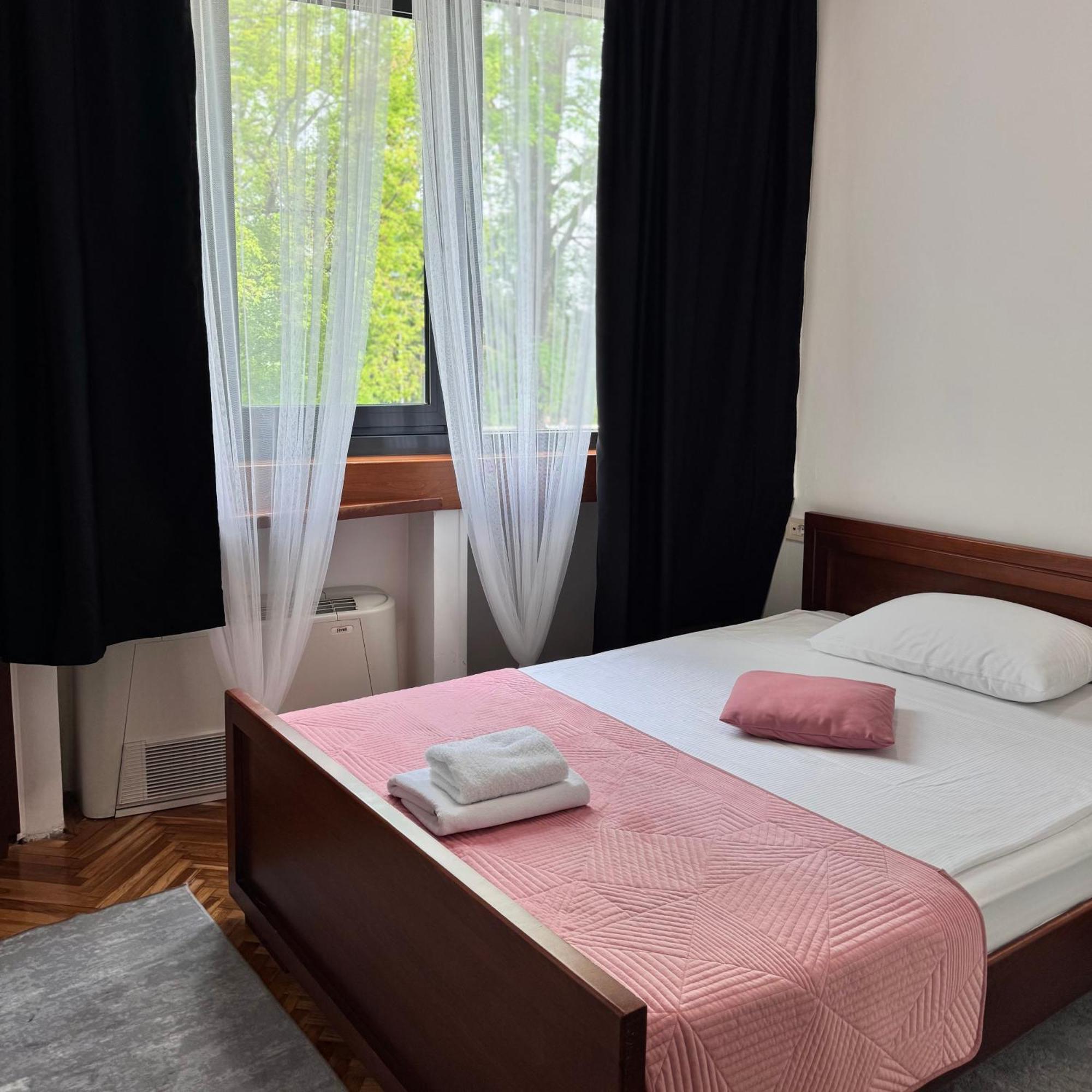 Hotel Paviljon Bihac Exterior photo