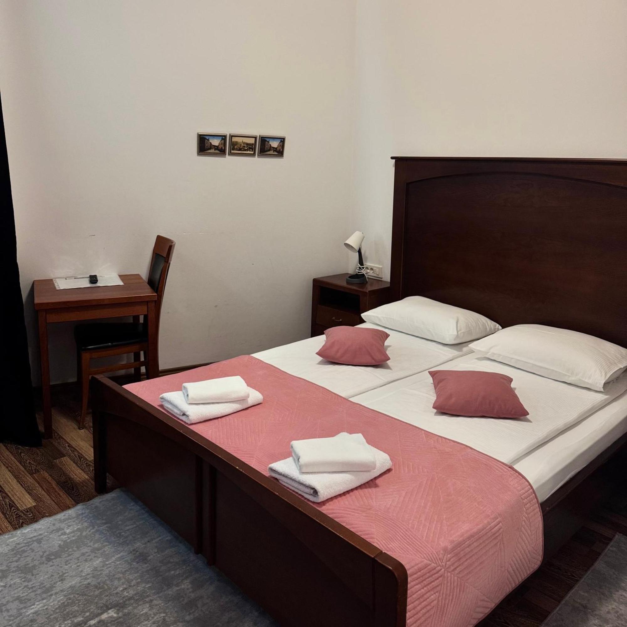 Hotel Paviljon Bihac Exterior photo