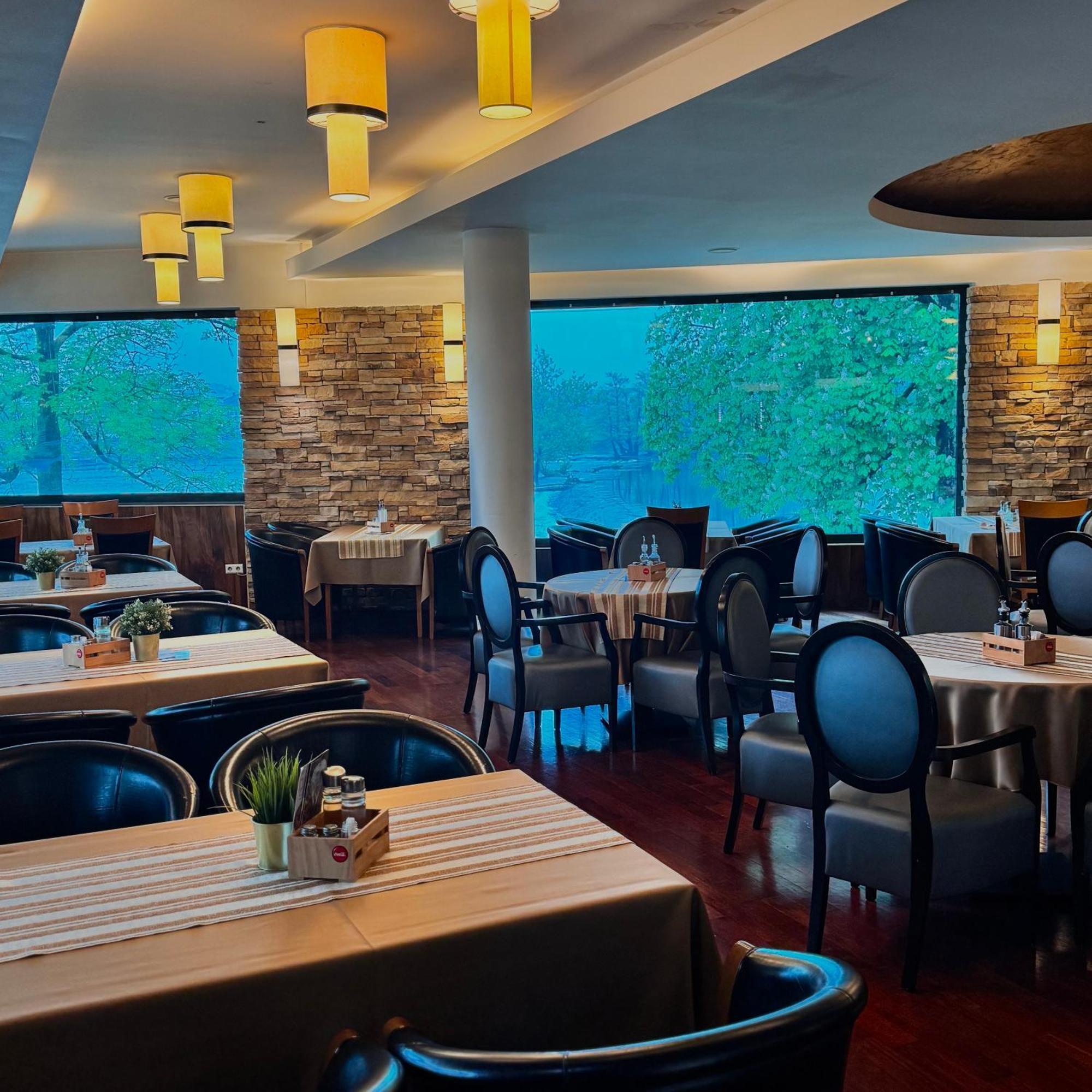 Hotel Paviljon Bihac Exterior photo